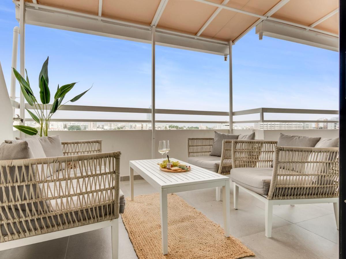 Sanders Coral Court Penthouse - Cute 3-Bedroom Apartment With Balcony Limassol Bagian luar foto