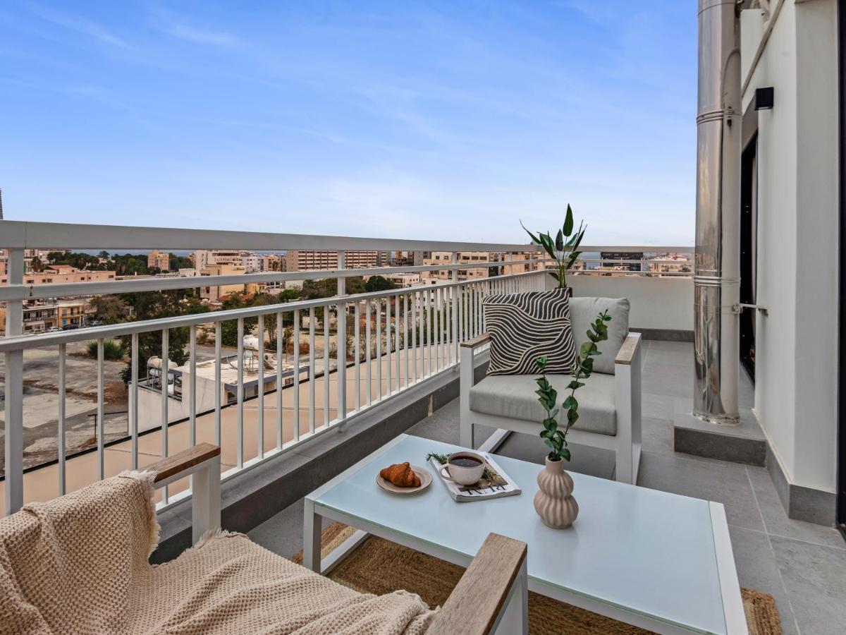 Sanders Coral Court Penthouse - Cute 3-Bedroom Apartment With Balcony Limassol Bagian luar foto