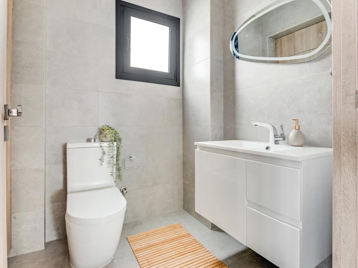 Sanders Coral Court Penthouse - Cute 3-Bedroom Apartment With Balcony Limassol Bagian luar foto