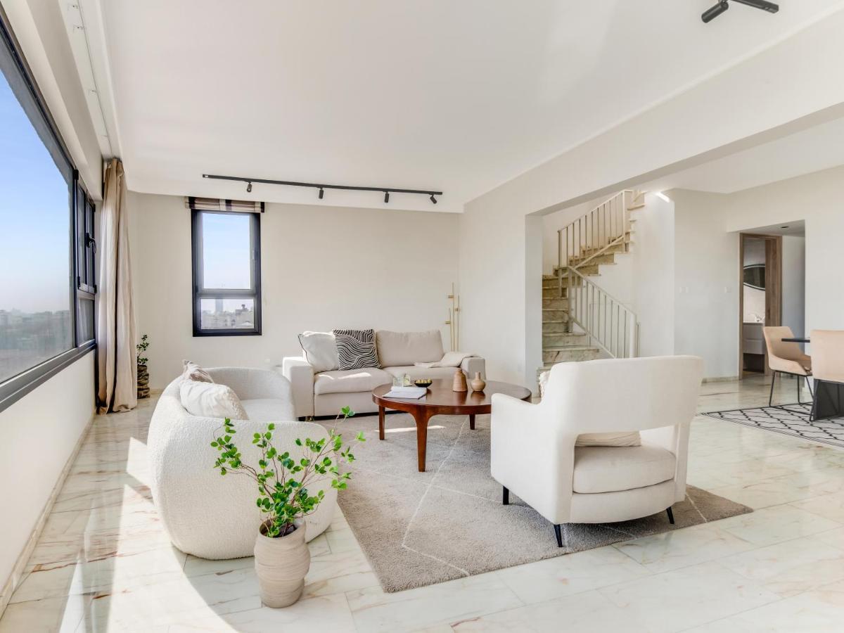 Sanders Coral Court Penthouse - Cute 3-Bedroom Apartment With Balcony Limassol Bagian luar foto